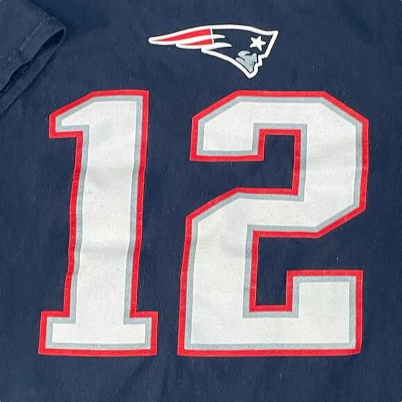 Tom Brady Men Size Large T-shirt New England Patriots Team Apparel NFL #12 GOAT - Picture 4 of 12